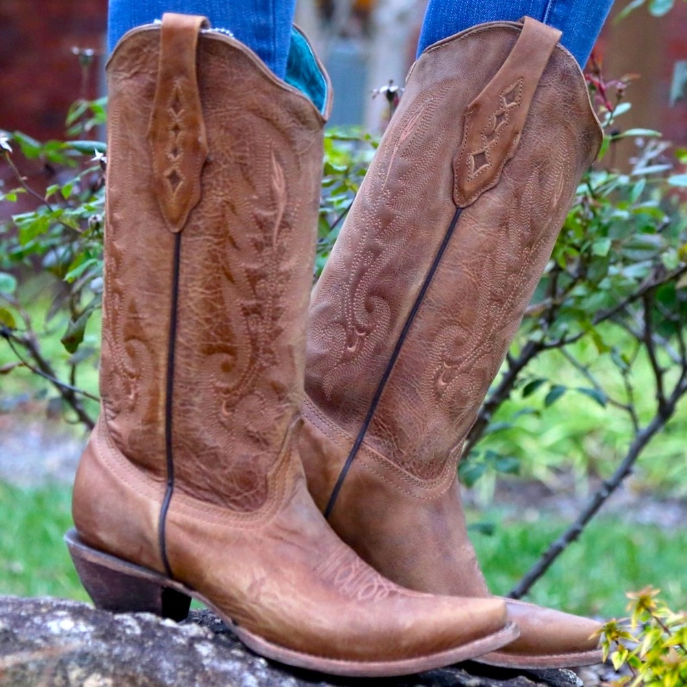 Corral vintage tan cowhide boots C1928
